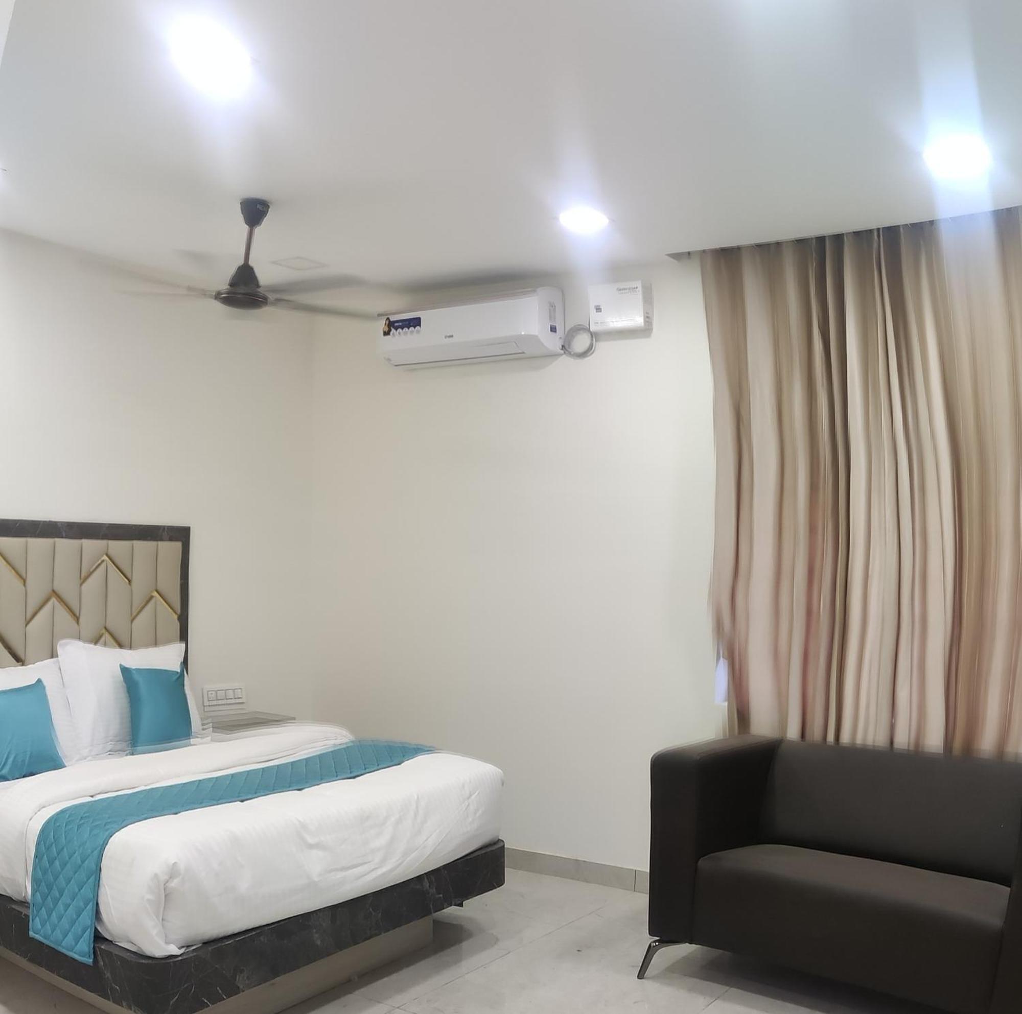 Balaji Residency Velanganni Εξωτερικό φωτογραφία